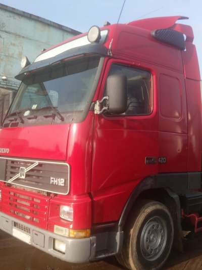 Volvo, FH-12, 1998, 800 тыс. км., механическая, 20, 12, красный, 18000, USD, Дополнительный мост...