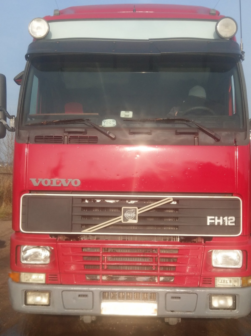 Volvo, FH-12, 1998, 800 тыс. км., механическая, 20, 12, красный, 18000, USD, Дополнительный мост...